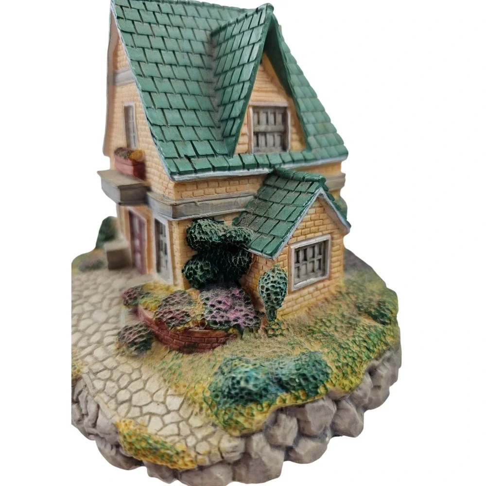 Yorkshire House Olde‎ Englands Classic Cottages Miniature Figurine 1994 Vintage